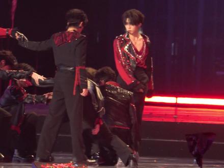 顶级魅魔 苏新皓《美杜莎》12.28新音直拍 #苏新皓 #向全世界安利 #舞台 #神级现场 #新年音乐会tf家族