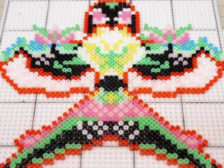 趣味拼豆大挑战:绝美图案诞生记 展示拼豆制作全过程,从分拣豆子到拼成精美图案,快来一起感受创意乐趣。#拼豆 #拼豆豆 #拼豆教程 #益智玩具