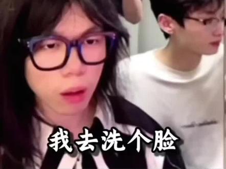 你银色叔叔以为水银鸽再次合体能抗住串子,结果两人都是节奏大师#鸽子 #银色虞姬 #水姐 #火影忍者 #火影忍者手游