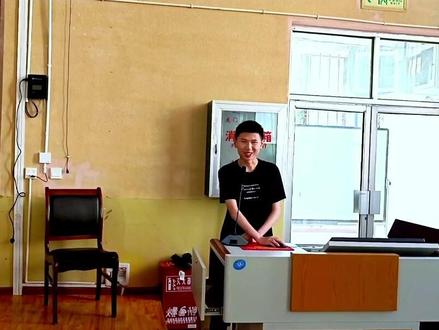 腼腆的州状元张珺铫被清华录取当天正和学弟学妹分享经验,想看他都分享了哪些经验吗?#状元#清华大学 #楚雄 #名校