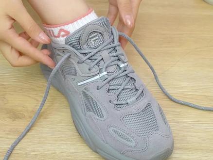 运动鞋带这样系,被踩了脚后跟都不会掉#网红老爹鞋 #鞋带系法 #哎呦喂你鞋真好看