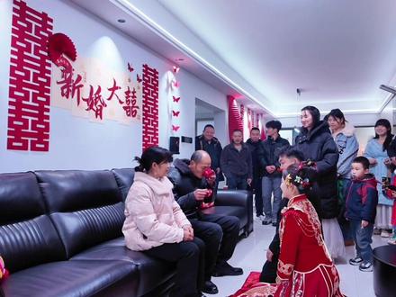 在家里改口敬茶仪式全流程,简单温馨
#衡阳婚礼 #衡阳婚宴 #改口敬茶 #婚礼现场 #衡阳薇朵拉宴会酒店