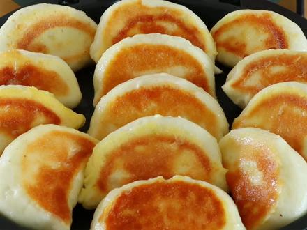 早餐店卖的水煎包为什么好吃?一个小诀窍告诉你,外酥里暄软