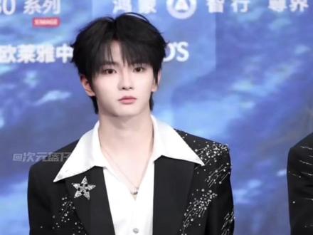 穆祉丞:小场面我能应付(苦笑#搞笑 #穆祉丞 #时代少年团 #丁禹兮 #TF_ING