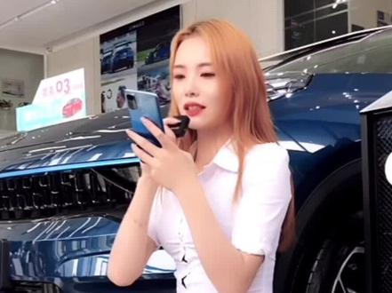 人家直播间的小姐姐也挺漂亮的 我们店的小姐姐都不露面 怎么卖车 #卖车的小姐姐 #车模小姐姐 #抖音汽车 #懂