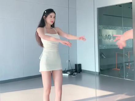 大胆做自己超🆒的 #安美心AMYKON #大胆做自己超美的 #舞蹈日常 #我的日常 #美白