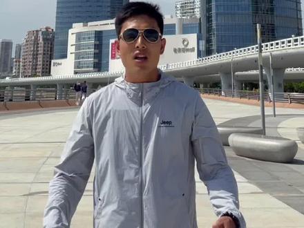 最后的那个小姐姐刚上去就说想回家腿都站不直了还瑟瑟发抖#双子塔 #厦门 #旅游