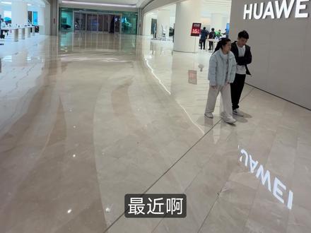 问界vs小米 车机设计大对比 你更喜欢谁? 问界vs小米 车机设计大对比 你更喜欢谁?
问界更偏向中老年,小米还是年轻人的设计
#小米汽车 #小米YU7 #小米SU7 #问界M9 #问界m5 #雷军