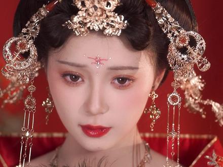 “真是寿王屡屡敦请吗”
#国风合伙人 #杨玉环仿妆 #寿王妃杨玉环 #殷桃