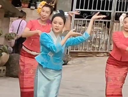 网红依光扁传递正能量,和姐妹们一起为出征残奥会的【岩温的】加油✊#拍摄现场