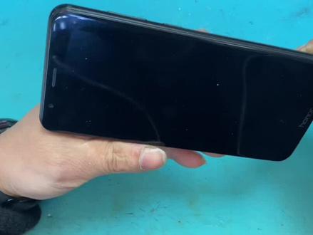 一台比较老的手机华为荣耀7X换屏幕拆机装机全过程。 #华为 #荣耀7x换屏 #手机维修 #手机维修换屏