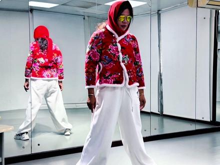 炸雷 是我,是我别划走😜😎#年会舞蹈 #炸雷 #背面演示