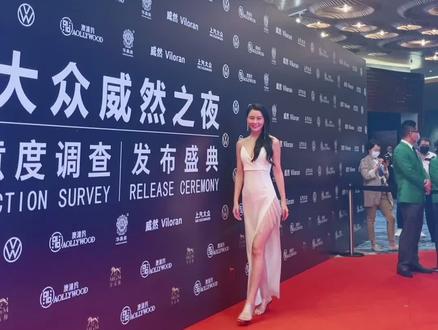 好像有点性感,我不是故意的。@抖音小助手