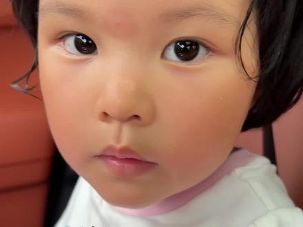 去趟海边晒黢黑#大眼萌娃 #人类幼崽的800个心眼子