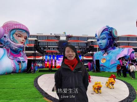 元宵节去哪嗨| 打卡首届中关村机器人科技庙会,2月27日-3月3日下午14:00—21:30,30多款机器人和40余种美食集市,让传统年俗更有趣#北京范儿 #京味烟火 #元宵节 #机器人 #旅行种草指南 @DOU+小助手