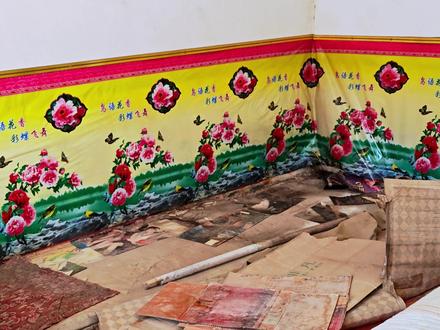 西北农村扒火炕 甘肃平凉火炕“变铁板”!烟油子惹祸,烧炕检漏+补炕+铺炕全流程,老乡快学#三农 #农村生活 #火炕 #十亿流量扶持计划 #猫冬