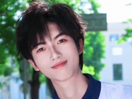 5月28日,高考倒计时10天,各大高校学长学姐在线送祝福了“我们在大学等你!” #高考生的精选