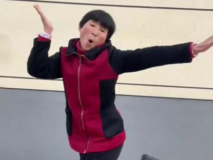 我学会了这个舞到春节的时候,他们都回来我就这样跳#热门舞蹈#急急急急如律令#妈咪贝贝红@DOU+上热门