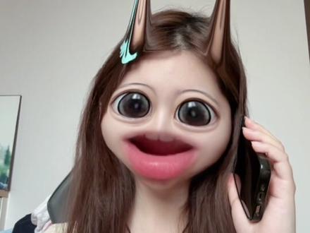 我一直在笑。#hime大大怪 #iwawa鱼尾灯#妆容分享 #喵 #变身