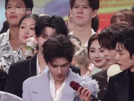 肖战王安宇同框太养眼啦🤭笑妃哭妃我全都笑纳啦!
#肖战 #王安宇 #跨年晚会 #东方卫视跨年晚会 #帅哥