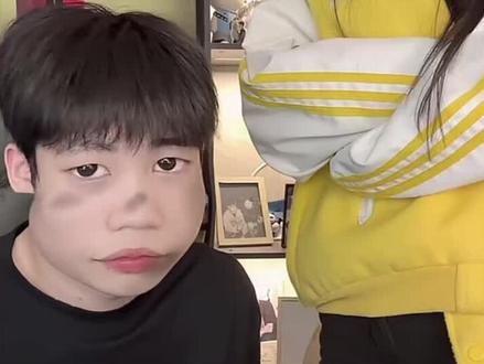 这是去年的好甜#李启萌#梨园#梨萌