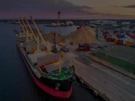 巴拿马港口停运,货轮堵住货物全都运不出去,这时才求放过