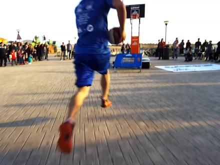 满级人类炸裂扣篮,真的是太燃了#篮球 #扣篮 #扣碎篮板