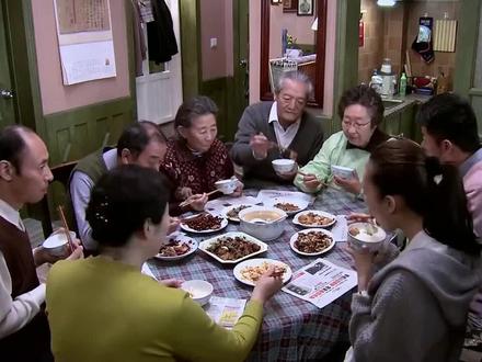 【独生子女:婆婆当众催生,儿媳一句我不生,吓得婆婆脸白了