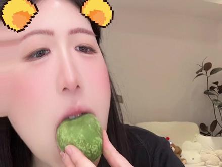 轻膳语迪拜软曲奇这个抹茶味的真的可以给到夯#迪拜软曲奇 #抹茶脑袋 #甜品