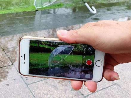 十秒钟教会你下雨天怎么拍视频#剪出每天好心情@剪映研究所