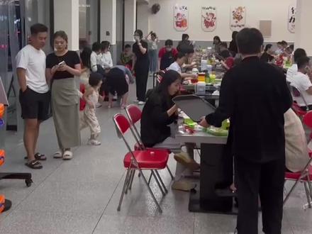 #火锅约起来 #好吃上瘾的火锅店推荐 #没有什么是一顿火锅解决不了 #海鲜自由 #海鲜火锅 好吃不贵的半自助海鲜火锅