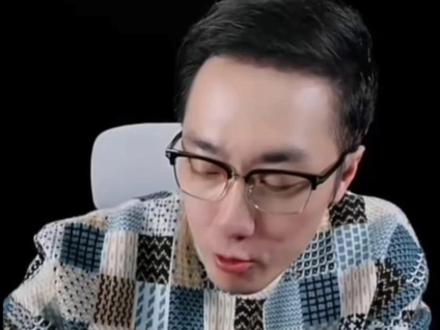 王自如:把手机系统调成英文国产 App 广告弹窗会变少尤其是 iPhone 界面会变得非常干净 #王自如 #技巧 #iPhone #手机广告