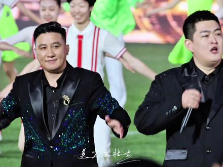 大东北是我的家乡|赵家班 东北超开幕式·沈阳
#赵家班 #东北超#大东北是我的家乡#赵大牛 #杨树林