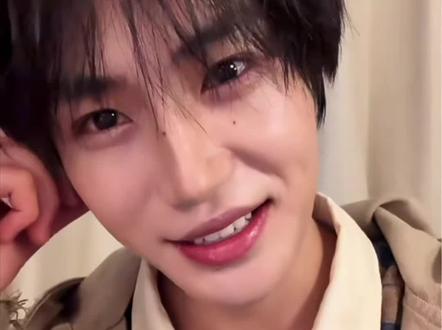 感谢你的坚持和努力 出现到大众眼前 让我们看到了你
#张翅 #快乐多一点烦恼少一点 #星途璀璨 #演员张翅 #越来越好的路上 @张翅