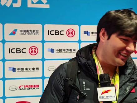 家乡的声音最有力量 阿卜杜艾尼夺冠致谢新疆记者 双向奔赴太温暖#第十五届全国运动会 #铁饼运动员