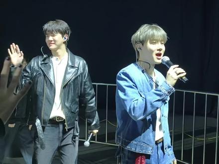 251214 EXOFM中场巡场
如此原声大碟 如此混乱 如此帅气的欧巴 手机拍不出万分之一的帅气#演唱会 #EXO #exofm #巡场 #exofm见面会