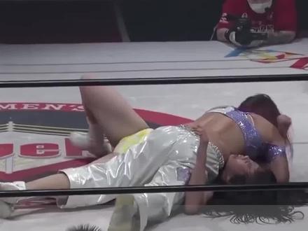 日本女子版WWE,撕衣,拽发,扇脸,踩头,擂台上无所不用