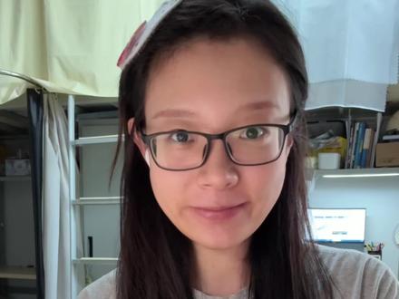 饱饱碗很适合我!!我比较爱吃蛋糕胚,奶油吃多了会腻,非常喜欢吃,上面的水果又甜又大又好吃,桑葚慕斯简直就是点睛之笔#源麦甜 #源麦甜饱饱碗