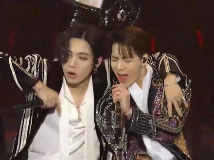 💚 GOT7 ❤️🔥 i think i love u ! "Page"
#林在范 #段宜恩 #王嘉尔 #朴珍荣
#崔荣宰 #BamBam #金有谦 #GOT7