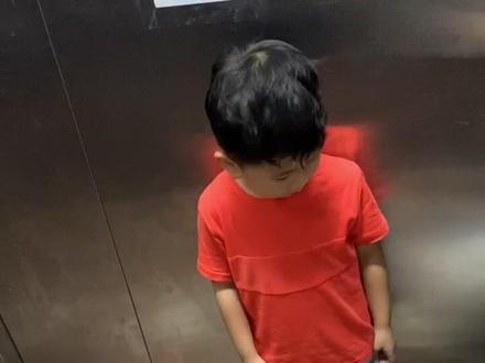 还笑??阿姨带你们去爬山!