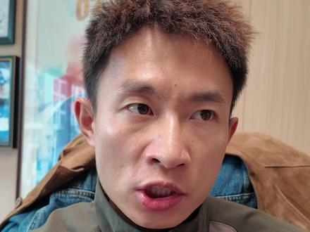接上条,@吴向东 的第一个10公里分享来了!
#Garmin佳明 #佳明 #Garmin教练 #智能跑训计划 #佳明265