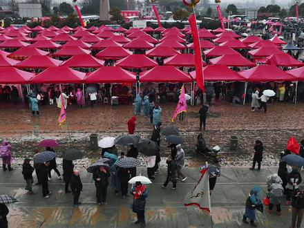 马街书会——麦田里的传承 #马街书会 #宝丰 #非遗平顶山寻味中国年 #分享我的旅行回忆 #吃喝玩乐分享计划
马街书会——麦田里的传承
摄影/航拍
李泓旻 何进文 郭东伟 王建中