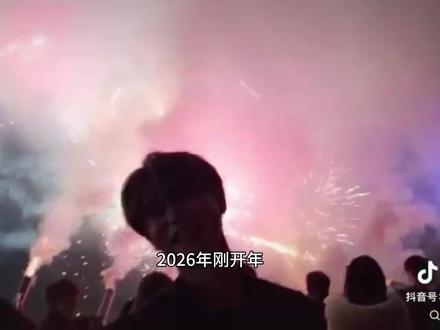 祖师爷翻车了 #热点 #童锦程 #把爱留在798 #热点新闻事件 祖师爷虽然翻车 处理方式也够吾辈学习