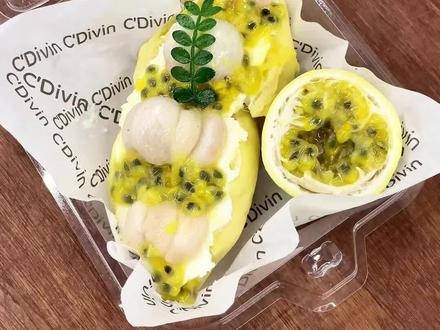榴莲✖️山竹✖️百香果 |一口沦陷的冷萃酸奶夹 谁懂啊!榴莲山竹冷萃夹真的太绝了,绵密榴莲果肉搭配爆甜山竹,裹上丝滑冷萃酸奶,淋上百香果 #谁能拒绝高颜值水果甜品 #冷萃酸奶 #水果夹 #榴莲山竹 #制作教程
