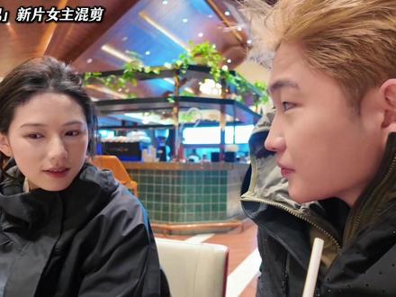 「龙龙历险记」新片双女主(妹妹)精彩混剪 讲实话,龙龙新剧女主妹妹(小美)还是很不错的,但是怎么感觉跟酸菜很像(是错觉吗?),菜菜都回国了,不能在来一波吗?@《龙龙历险记》 @花啧酸菜 @匿名好友 #夜曲