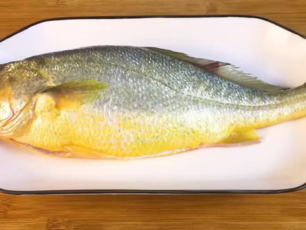 黄花鱼这样做,大人小孩都喜欢,营养又家常,汤汁拌饭都能吃两碗