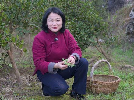 春天的第一口鲜,必须是吃艾草、鼠曲草,今天这种做法简单又好吃,关键还特别耐保存#春天的味道 #湖南特色美食