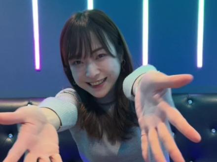 时隔多日,我又来听这个日本姐姐唱歌了,最后一首简直唱到我心里去了!#日本生活 #热门 @DOU+小助手