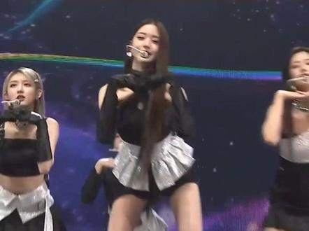 ive《love dive+after like》aaa颁奖典礼舞台#ive #安宥真 #张元英 #aaa颁奖典礼