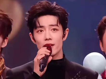 估计你在我手机里得跳到你开演唱会了😂#肖战东方卫视跨年 #肖战跳舞 #肖战开演唱会吧